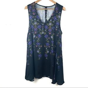 NWT Urban Outfitters Floral V Neck Shift Dress